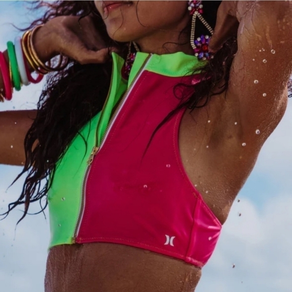 New LoveShackFancy x Hurley Max Solid Blocked High Neck Bikini Top NWT Small - Picture 7 of 17